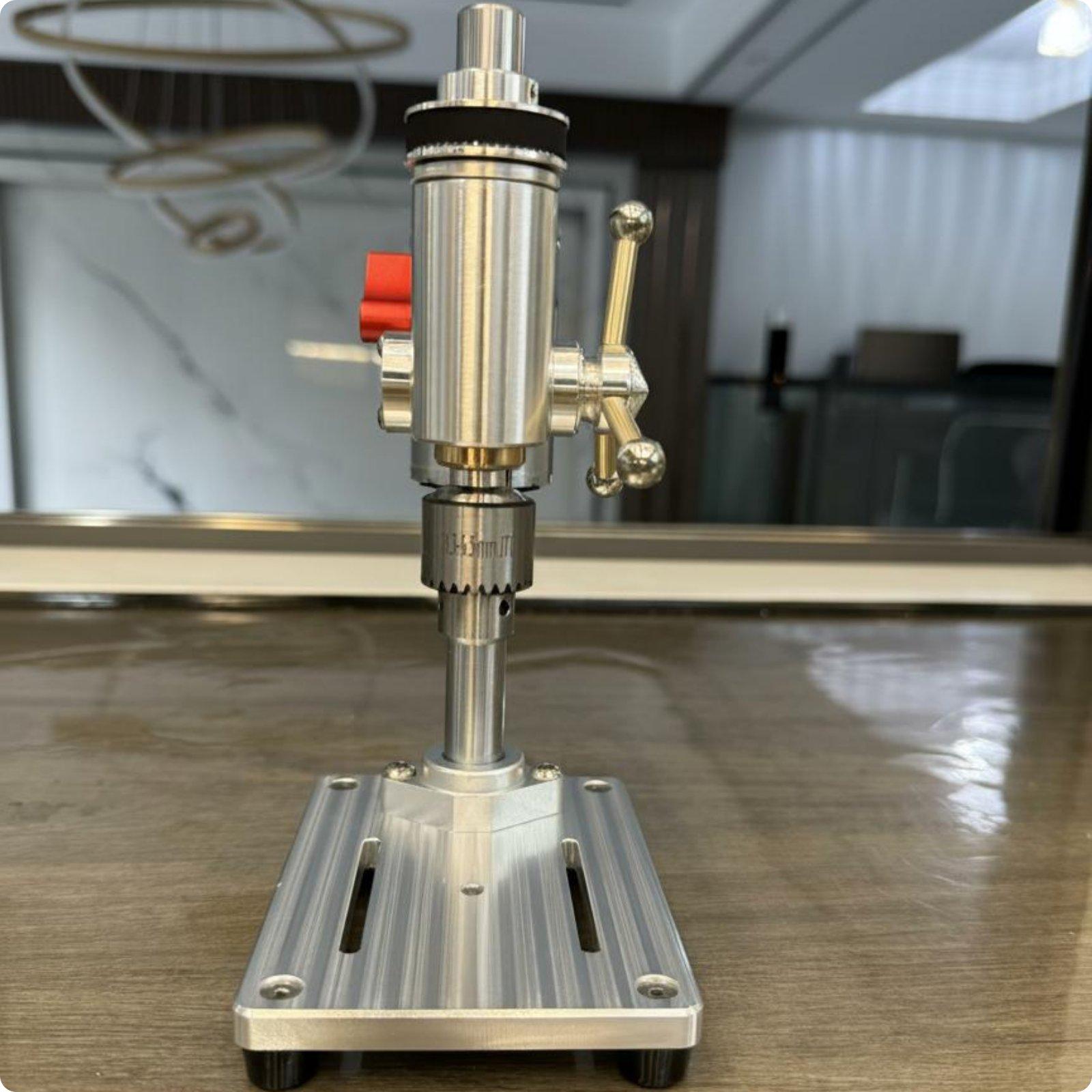 Przenośna precyzyjna wiertarka – Drill Press recenzja i cena